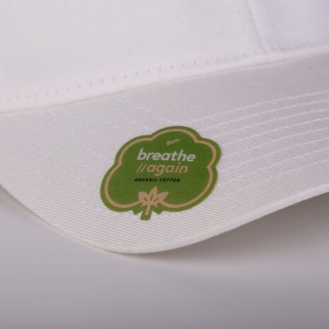 Stylisches Base-Cap des Club Rotes Kliff in Kampen im Detail Stylisches Base-Cap des Club Rotes Kliff in Kampen im Detail