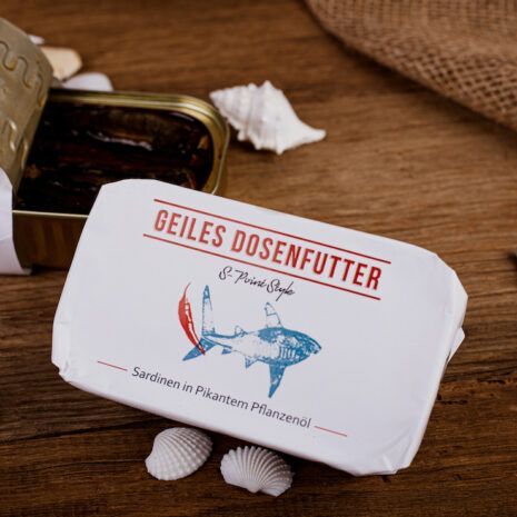 Geiles Dosen-Futter S-Point-Style: Pikante Sardinen in Piri-Piri Pflanzenöl von vorne